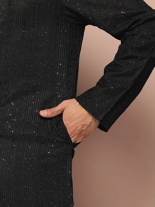 Men_Black_Embroidered_Chikankari_Rayon_Straight_Kurta_With_Pyjama