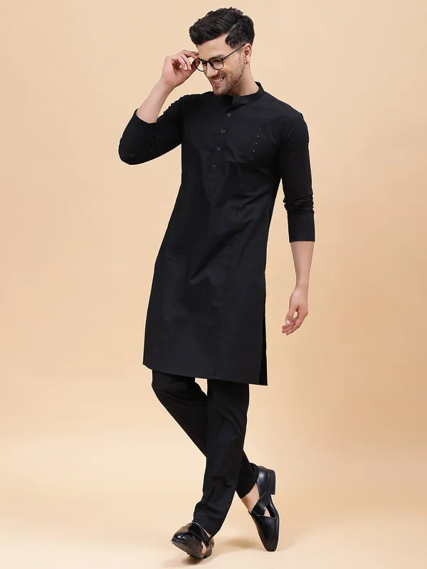 Men_Black_Pure_Cotton_Embroidered_Staright_Kurta_With_Pajama