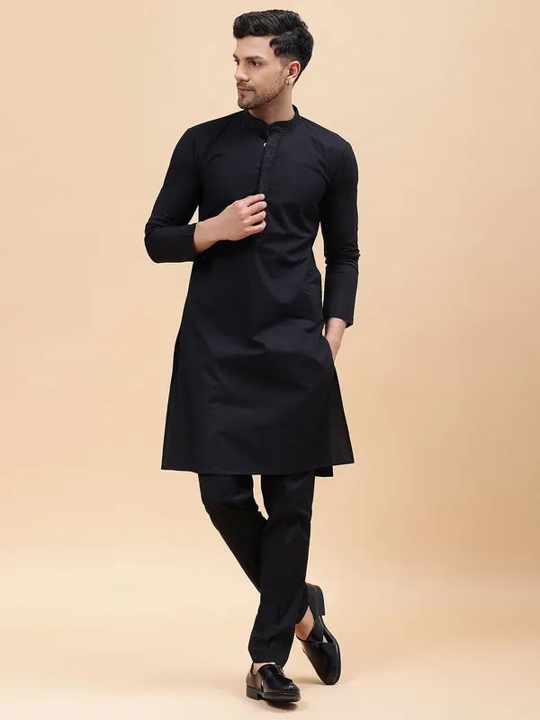 Men_Black_Pure_Cotton_Embroidered_Staright_Kurta_With_Pajama