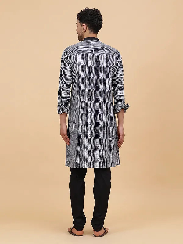 Men_Black_&_White_Pure_Cotton_Thread_Work_Staright_Kurta_With_Pajama