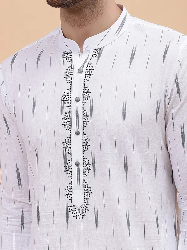 Men_White_&_Black_Pure_Cotton_Embroidered_Staright_Kurta_With_Pajama
