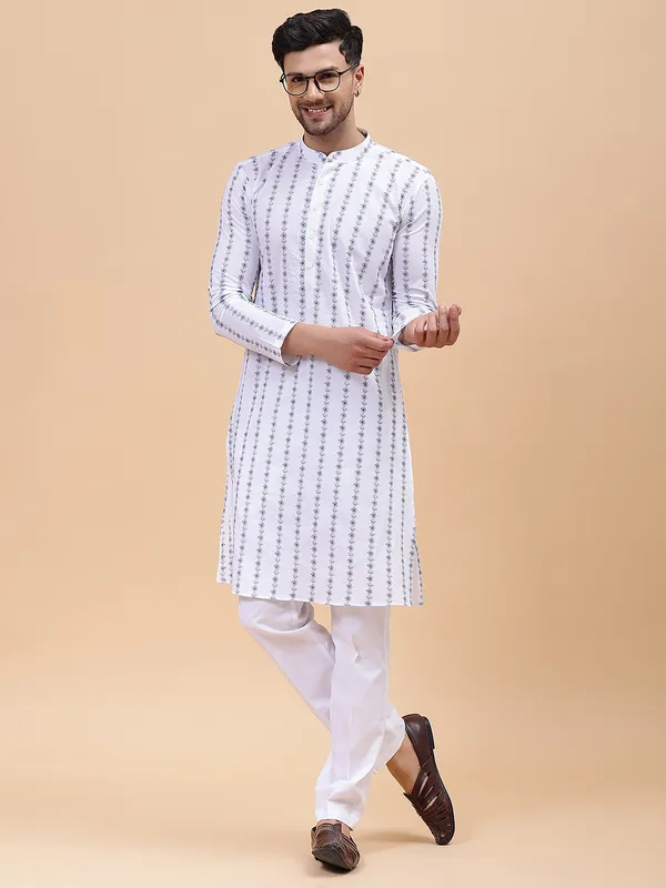 Men_White_&_Blue_Pure_Cotton_Embroidered_Staright_Kurta_With_Pajama