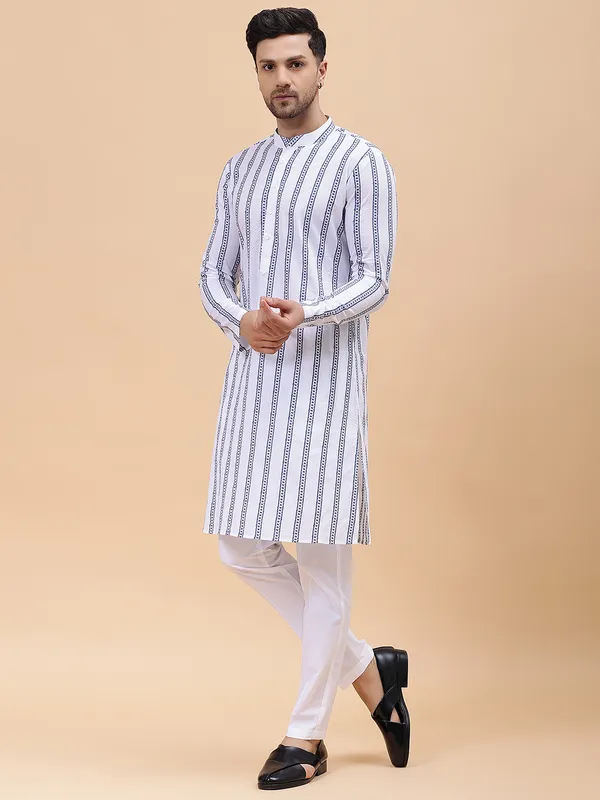 Men_White_&_Blue_Pure_Cotton_Embroidered_Staright_Kurta_With_Pajama
