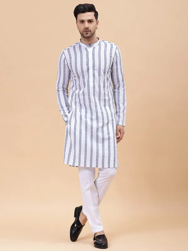 Men_White_&_Blue_Pure_Cotton_Embroidered_Staright_Kurta_With_Pajama