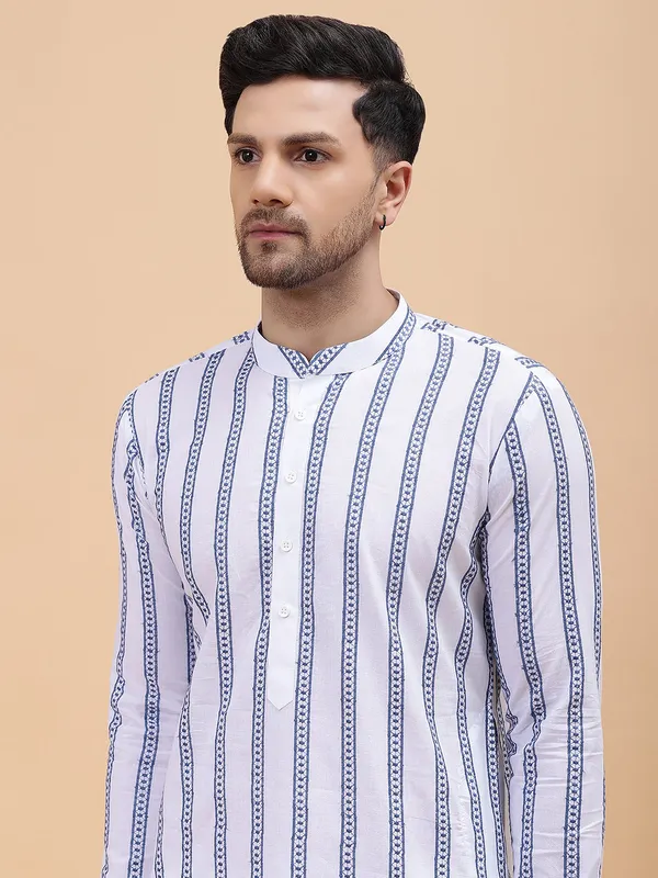 Pure_Cotton_Embroidered_Straight_kurta