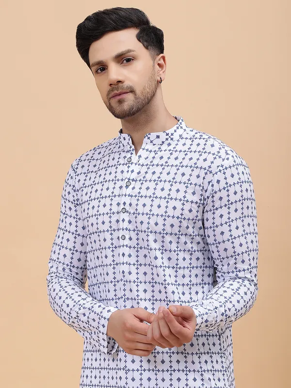 Men_White_&_Blue_Pure_Cotton_Embroidered_Staright_Kurta_With_Pajama