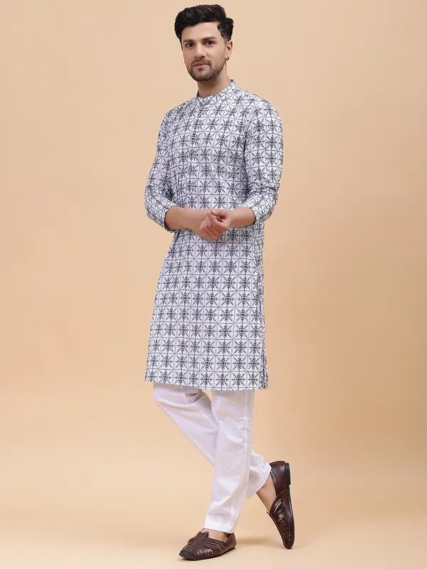 Men_Off_White_&_Blue_Pure_Cotton_Embroidered_Staright_Kurta_With_Pajama