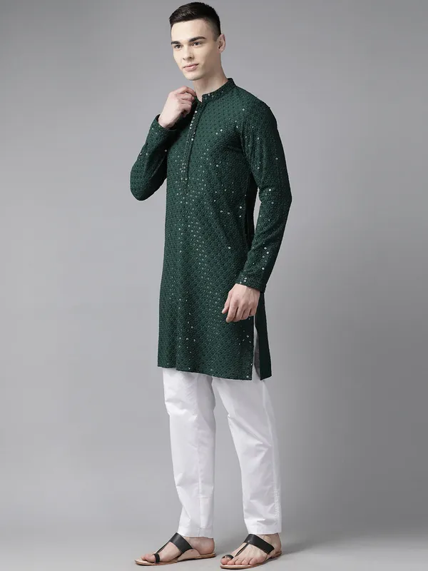 Sequins_Embroidered_Rayon_Kurta_With_pyjama