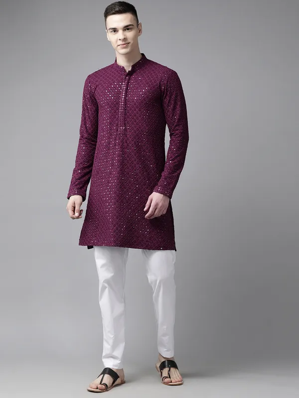 Men_Megenta_Embroidered_Sequined_Rayon_Kurta_With_Pyjama