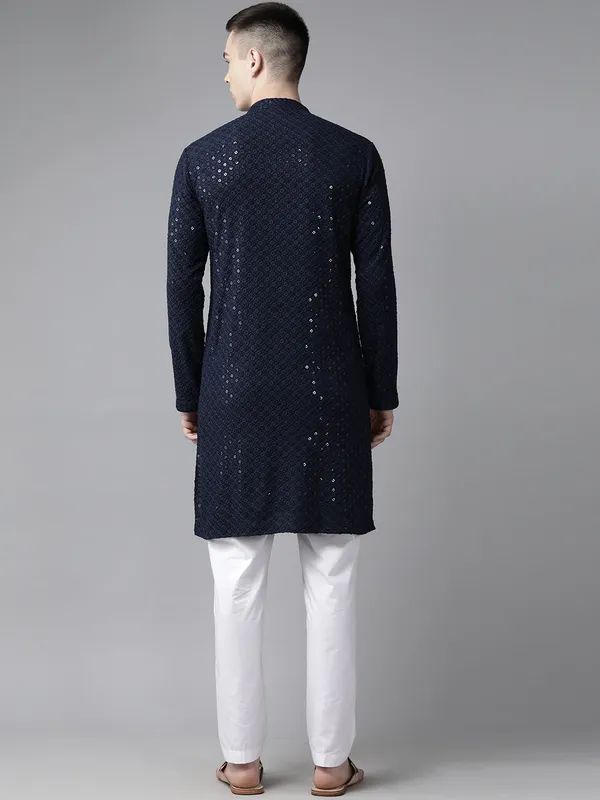 Sequins_Embroidered_Rayon_Kurta_With_pyjama