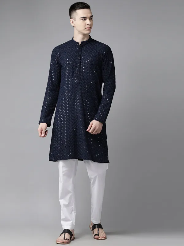Sequins_Embroidered_Rayon_Kurta_With_pyjama