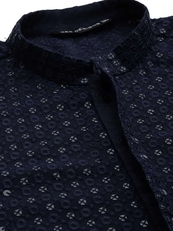 Sequins_Embroidered_Rayon_Kurta