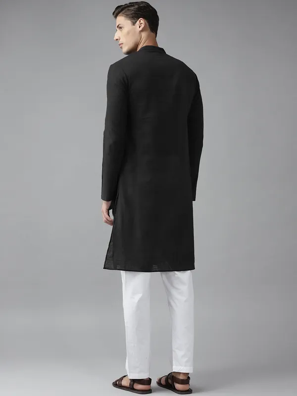 Men_Black_Cotton_Slub_Straight_Kurta_with_Pyjama