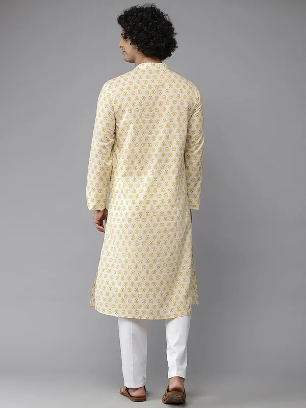 Floral_Printed_kurta_with_Pyjama