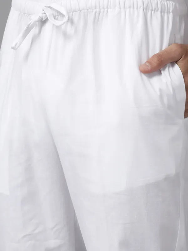 Chikankari_Embroidered_Straight_kurta_with_Pyjama