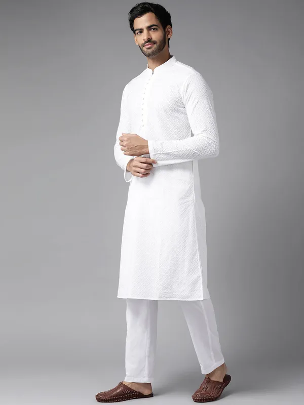 Chikankari_Embroidered_Straight_kurta