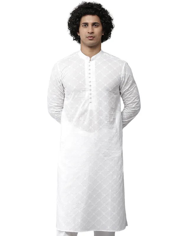 Men_White_Chikankari_Embroidered_Straight_Kurta