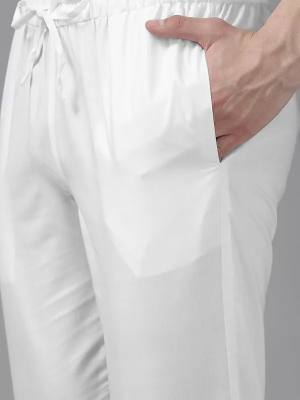 Straight_Tie_and_Dye_kurta_with_Pyjama