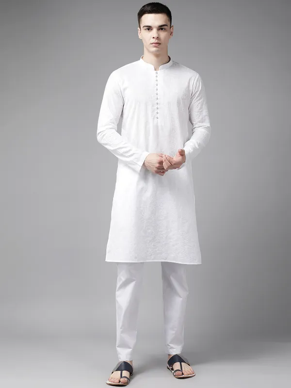 Men_White_Pure_Cotton_Chikankari_Embroidered_Straight_Kurta_With_Pyjama