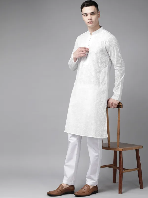 Men_White_Pure_Cotton_Chikankari_Embroidered_Straight_Kurta_With_Pyjama