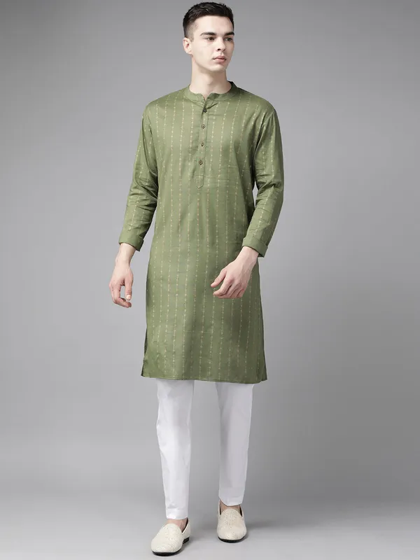 Men_Green_and_Gold_Stripe_Printed_Straight_Kurta_with_Pyjama