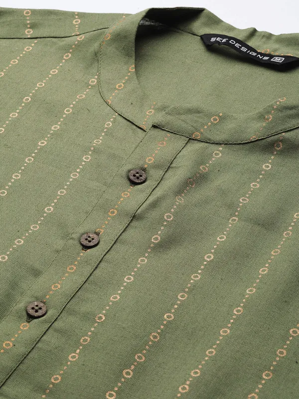 Men_Green_and_Gold_Stripe_Printed_Straight_Kurta_with_Pyjama