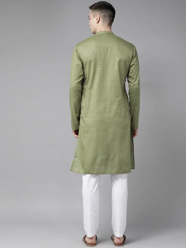 Stripe_Printed_Straight_kurta_with_Pyjama