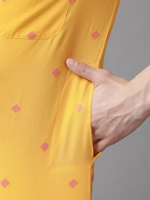 Men_Yellow_&_Maroon_Woven_Design_Straight_Kurta_With_Pyjama