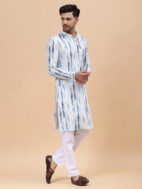 Men_White_&_Blue_Pure_Cotton_Printed_Staright_Kurta_With_Pajama