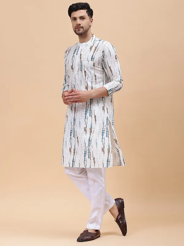 Men_White_&_Blue_Pure_Cotton_Printed_Staright_Kurta_With_Pajama