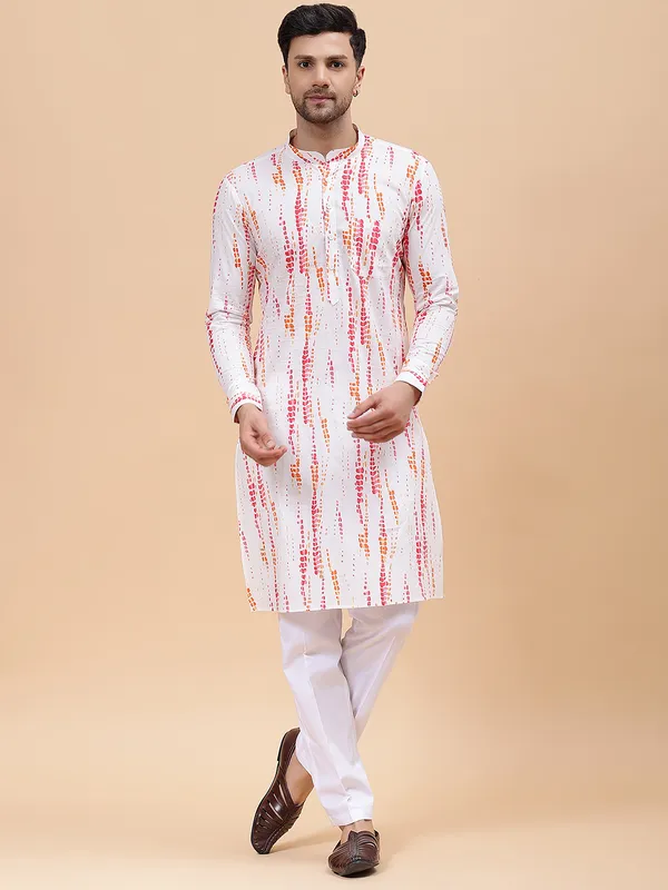 Men_White_&_Pink_Pure_Cotton_Printed_Staright_Kurta_With_Pajama