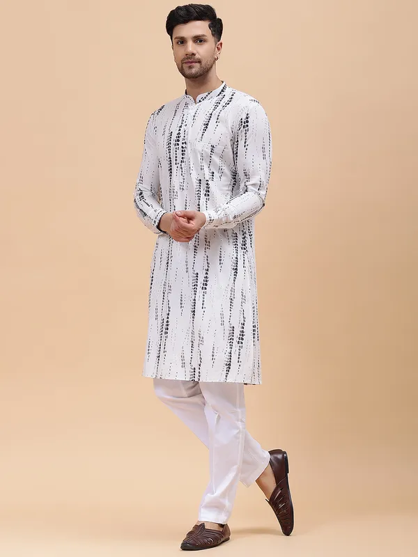 Men_White_&_Grey_Pure_Cotton_Printed_Staright_Kurta_With_Pajama