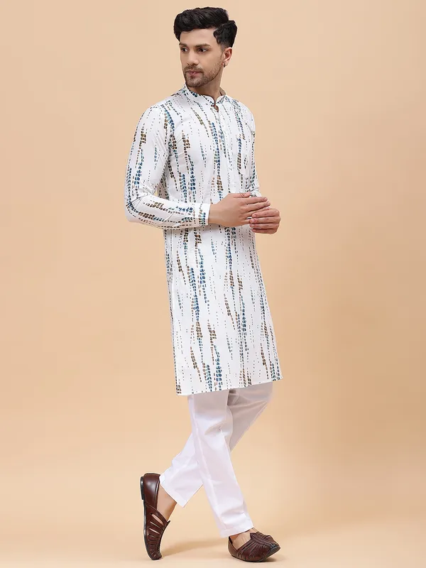 Men_White_&_Blue_Pure_Cotton_Printed_Staright_Kurta_With_Pajama