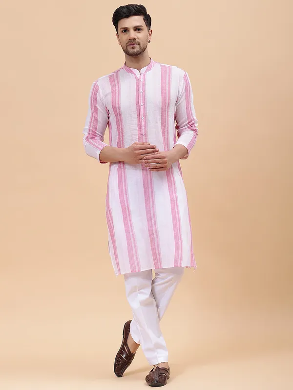 Men_White_&_Pink_Pure_Cotton_Printed_Staright_Kurta_With_Pajama