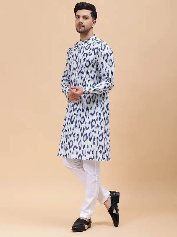 Men_White_&_Blue_Pure_Cotton_Printed_Staright_Kurta_With_Pajama