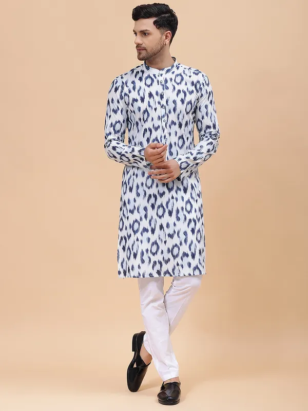 Men_White_&_Blue_Pure_Cotton_Printed_Staright_Kurta_With_Pajama