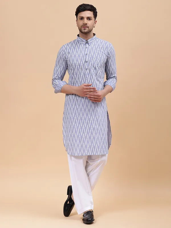 Men_Grey_&_White_Pure_Cotton_Printed_Staright_Kurta_With_Pajama
