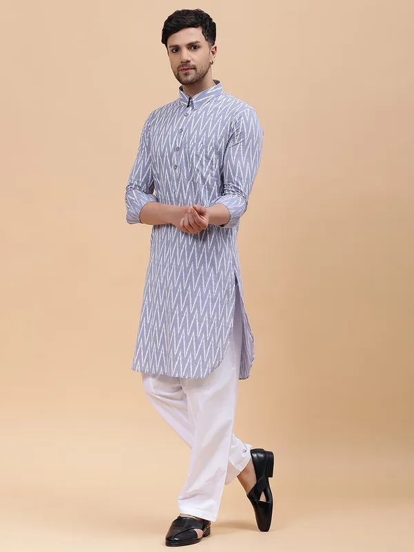 Men_Grey_&_White_Pure_Cotton_Printed_Staright_Kurta_With_Pajama