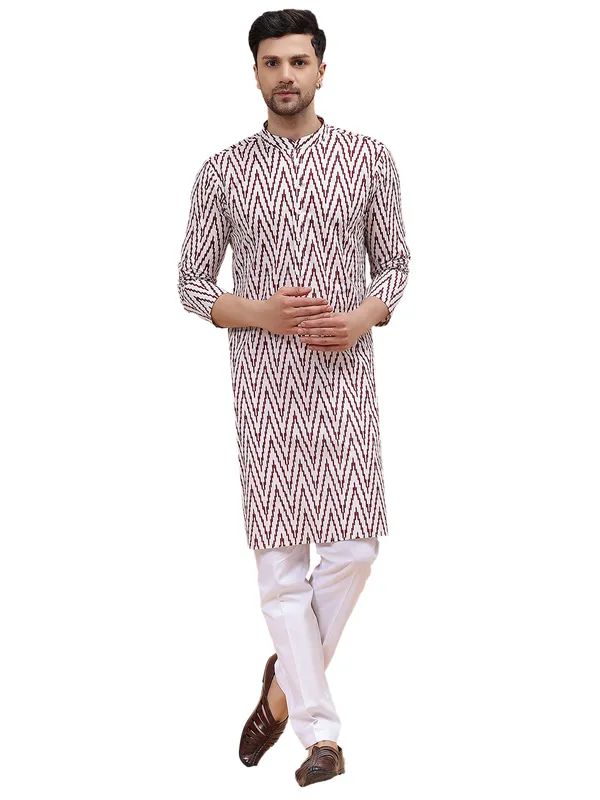 Men_Off_White_&_Maroon_Pure_Cotton_Printed_Staright_Kurta_With_Pajama