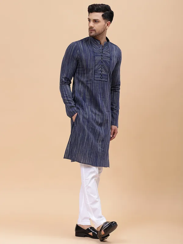 Men_Navy_Blue_Pure_Cotton_Printed_Staright_Kurta_With_Pajama