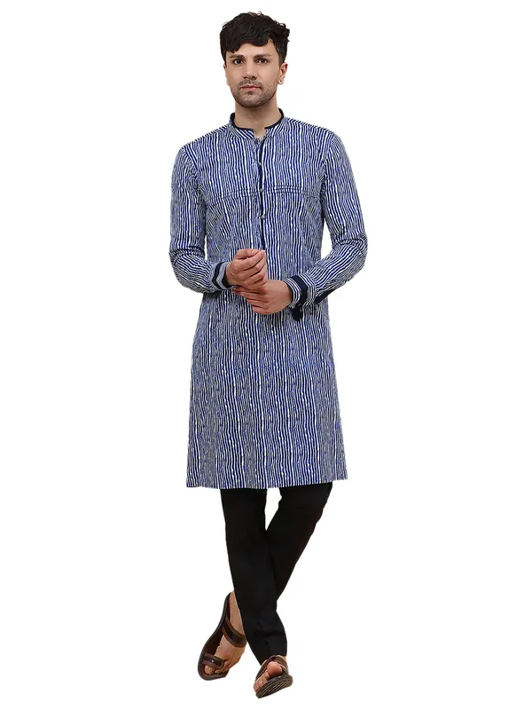 Men_Blue_And_White_Strip_Printed_Kurta