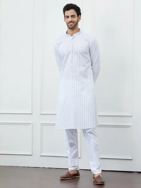 Men_White_Cotton_Blue_Thread_Work_&_Sequines_Kurta_With_Pyjama