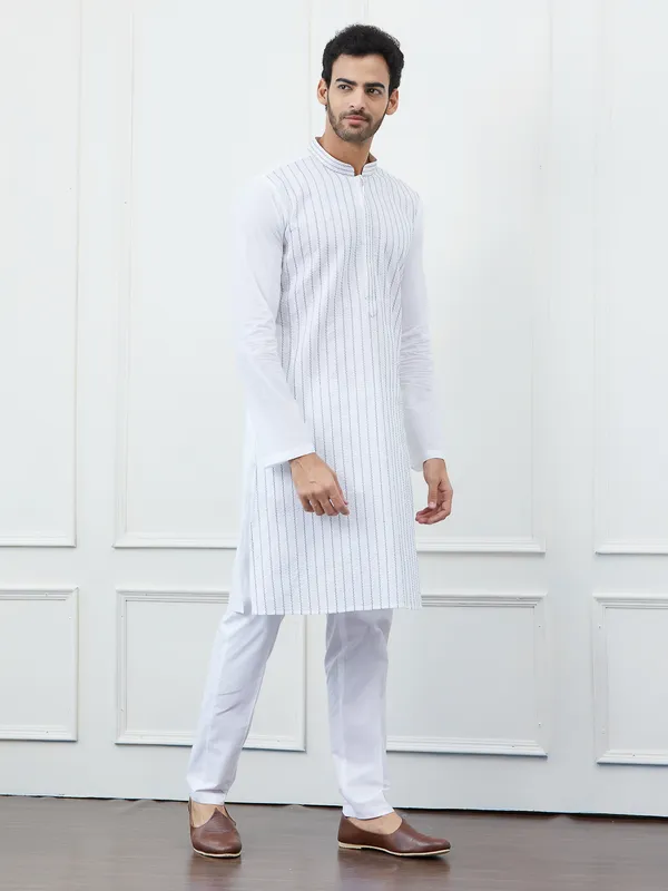 Men_White_Cotton_Blue_Thread_Work_&_Sequines_Kurta_With_Pyjama