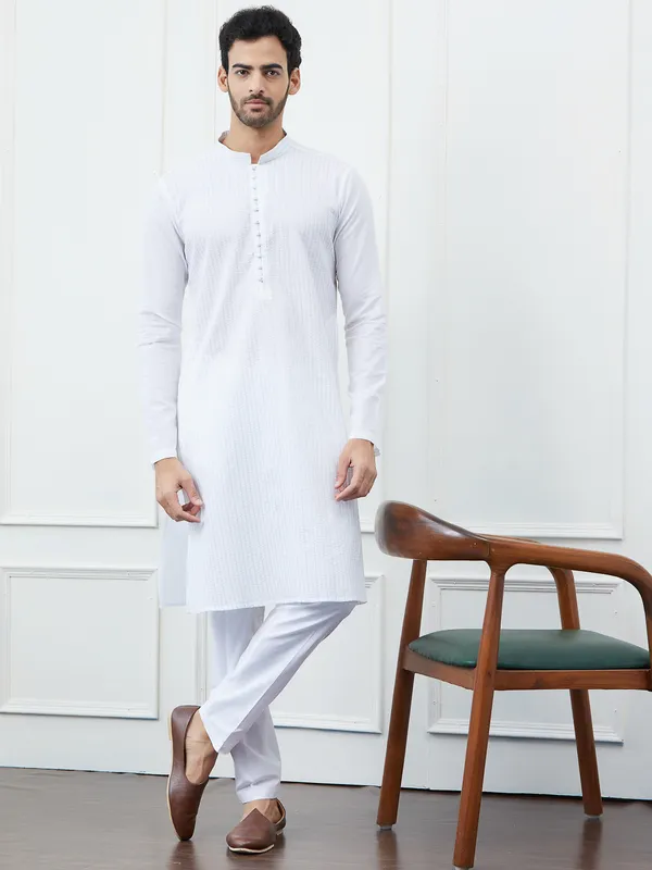 Men_White_Cotton_Multi_Thread_Work_Kurta_With_Pyjama