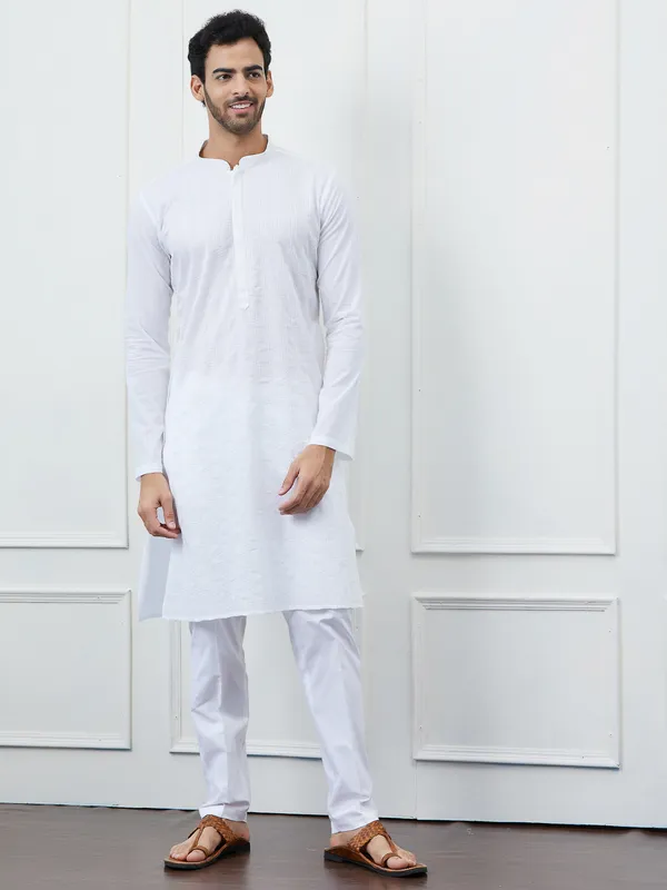 Men_White_Cotton_Thread_Work_&_Sequines_Kurta_With_Pyjama