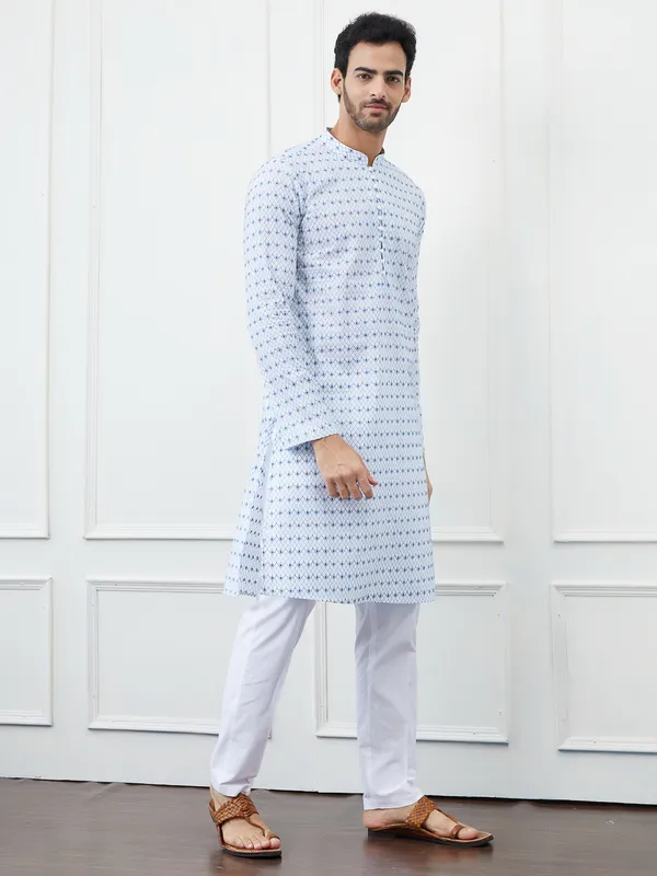 Men_White_And_Blue_Chikankari_Embroidered_Cotton_Kurta_Set