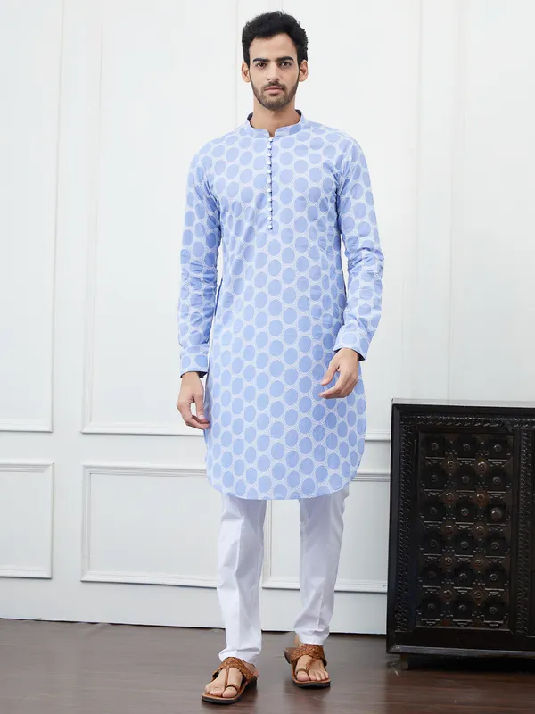 Men_Blue_And_White_Embroidered_Cotton_Kurta_Set