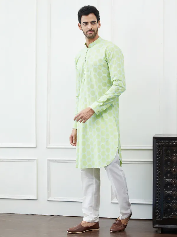 Men_Green_And_White_Embroidered_Cotton_Kurta_Set