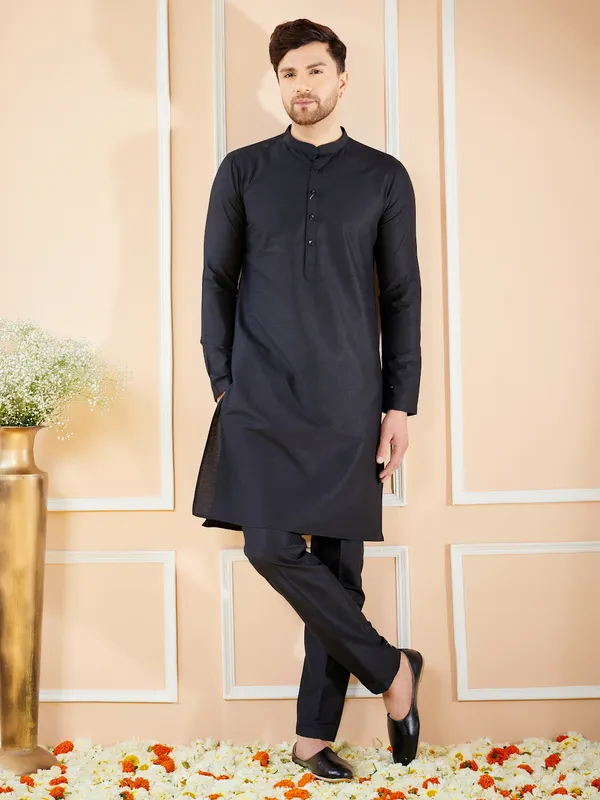 Black_Cotton_Solid_Straight_Kurta_with_Matching_Pyjama