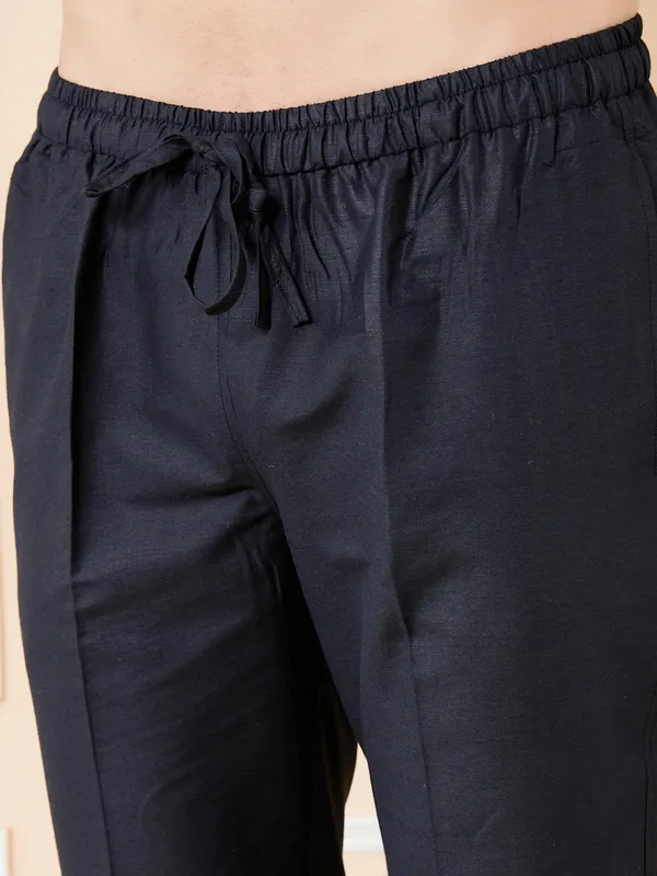 Black_Cotton_Solid_Straight_Kurta_with_Matching_Pyjama